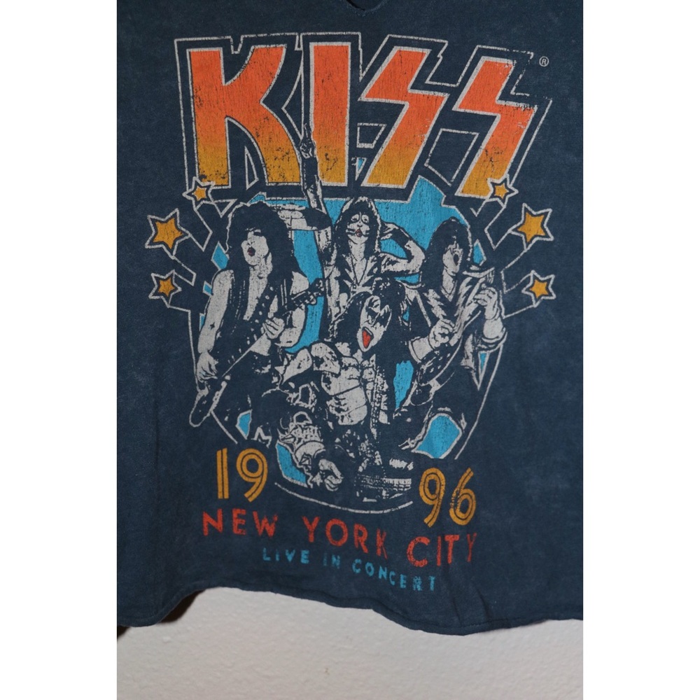 KISS Women’s Vneck Graphic Tee - Picture 2 of 6